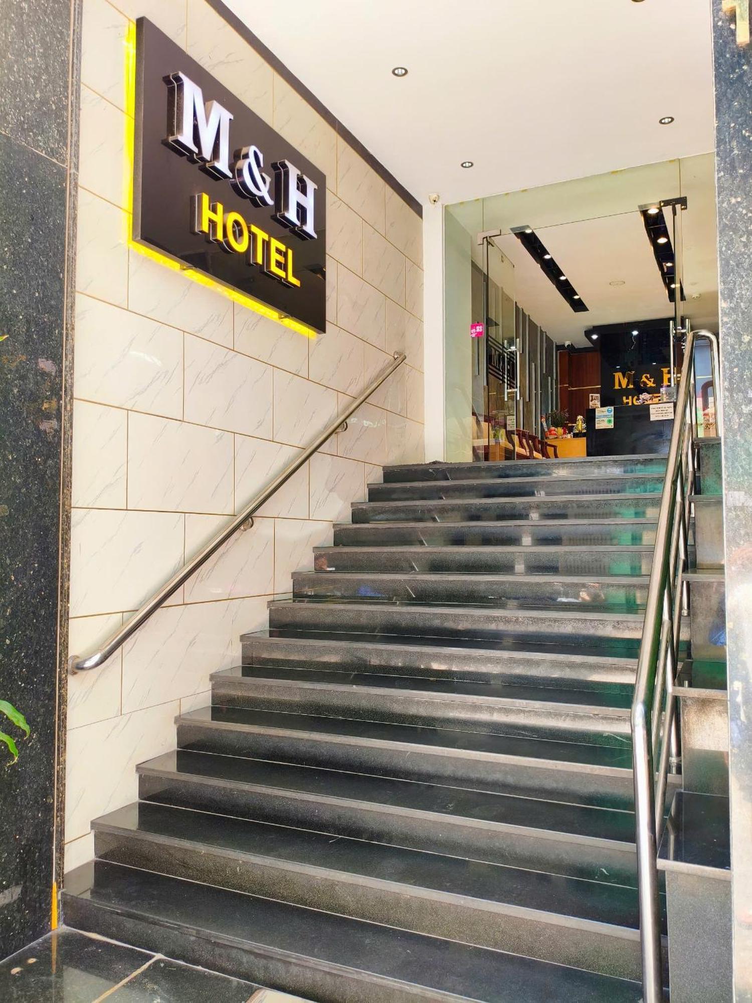 M&h Lux Hotel